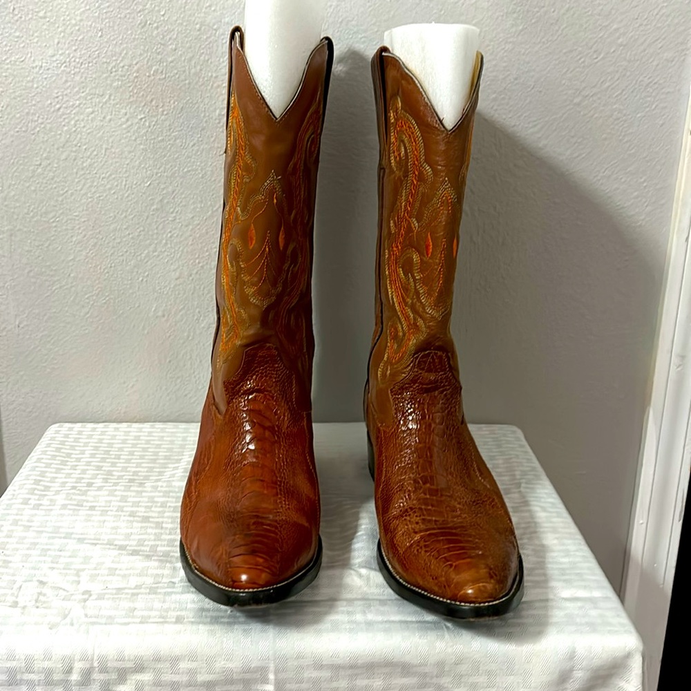 Men’s cowboy boots gently used - Picture 2 of 4